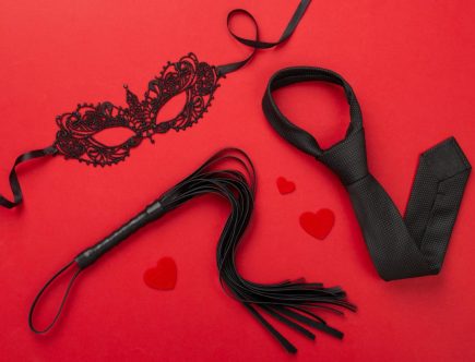 Spanking sexual - ghid esențial pentru începători și practicanți experimentați