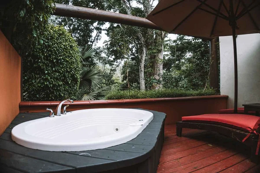 Sex în jacuzzi - experiență relaxantă sau riscantă?